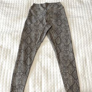 Women's High-Waist Snake Print Leggings - Gray